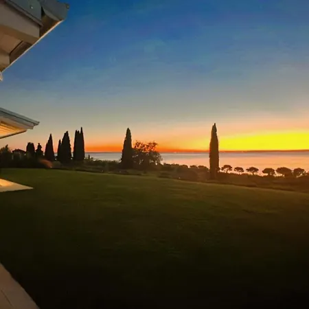 F Villa *